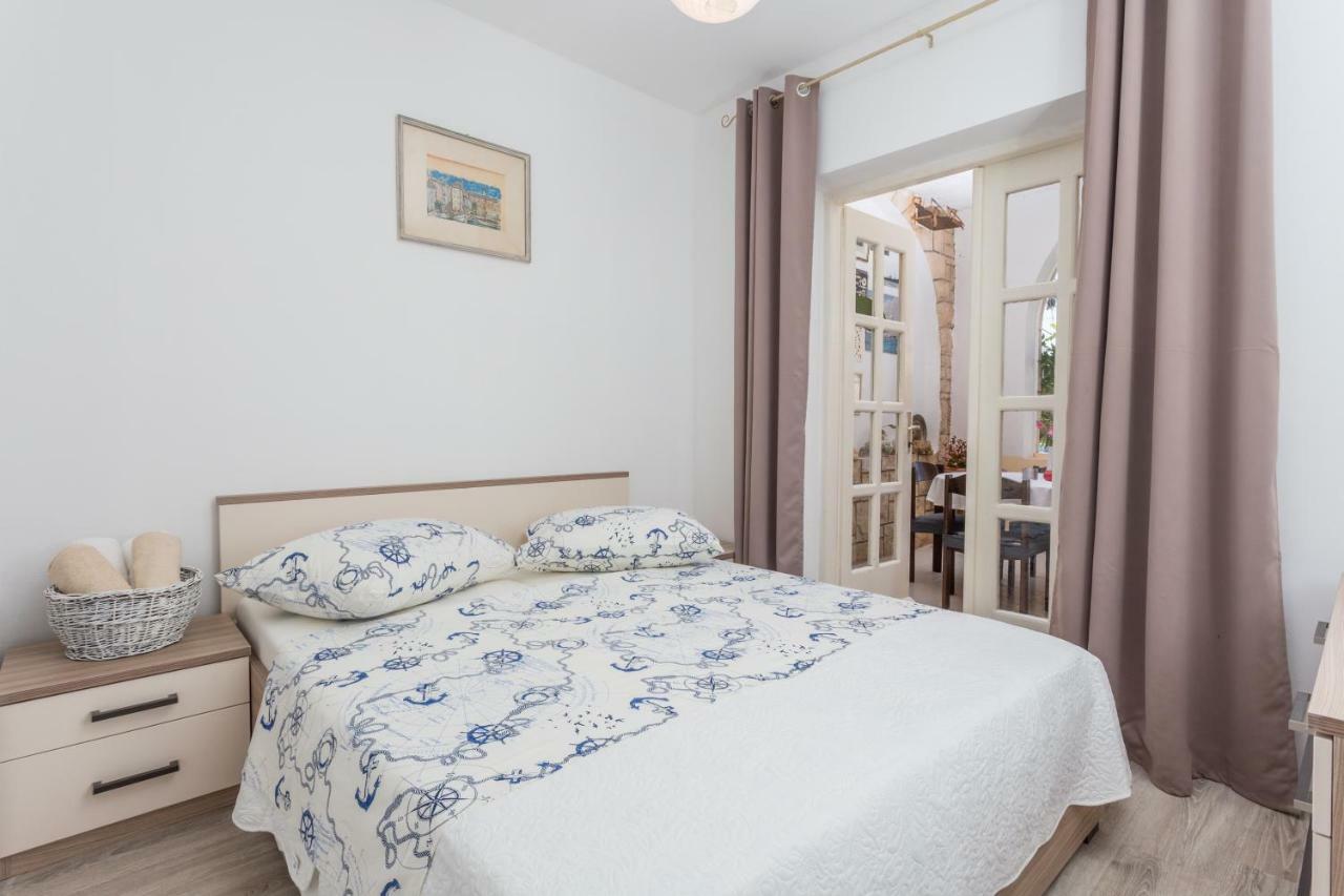 Apartment Branka Kustura 2 Hvar Town Bagian luar foto